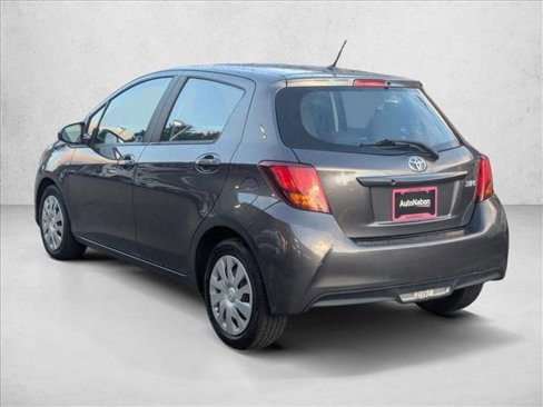 Used 2015 Toyota Yaris L image 8