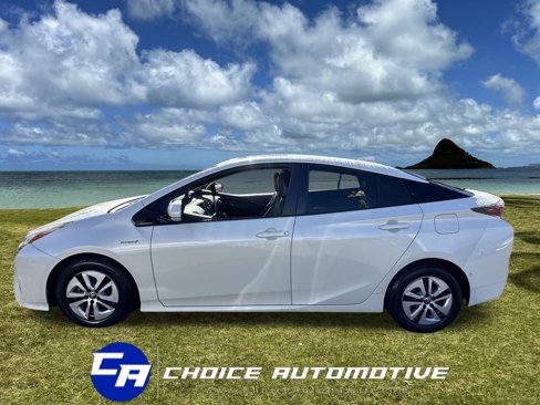 Used 2016 Toyota Prius Four image 3