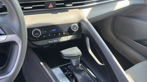 Used 2023 Hyundai Elantra SEL image 20