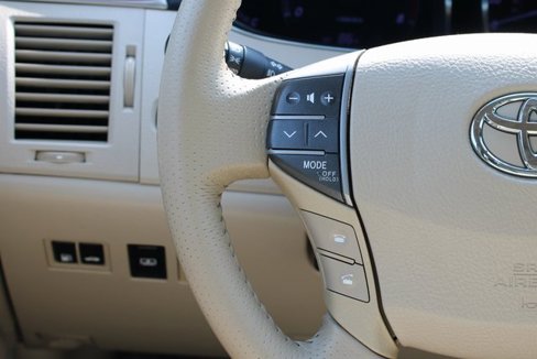 Used 2012 Toyota Avalon Limited image 31