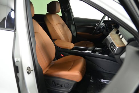 Certified 2022 Audi e-tron Premium w/ Convenience Plus Package image 16