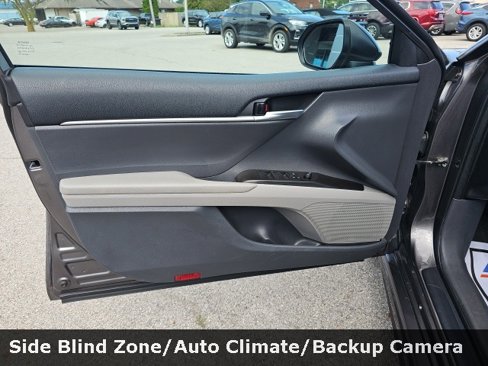 Used 2023 Toyota Camry SE image 12