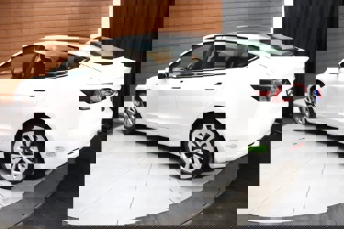Used 2023 Tesla Model 3 Standard Range image 10