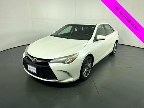 Used 2017 Toyota Camry SE image 25