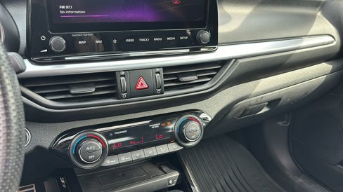 Used 2022 Kia Forte GT-Line w/ GT-Line Premium Package image 20