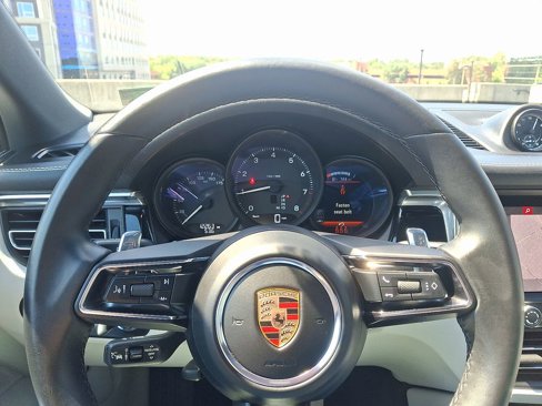 Certified 2024 Porsche Macan Turbo image 22