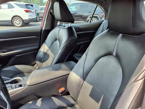 Used 2023 Toyota Camry XLE image 15