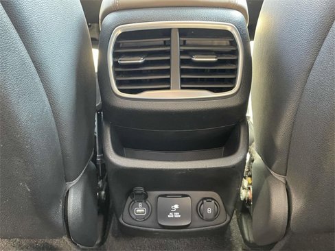 Used 2020 Hyundai Santa Fe Limited image 15