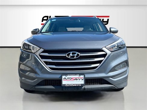 Used 2017 Hyundai Tucson SE image 2