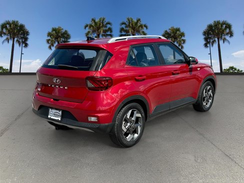 Used 2022 Hyundai Venue Limited image 5