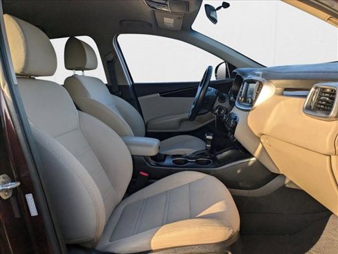 Used 2020 Kia Sorento LX w/ LX I4 Convenience Package image 18