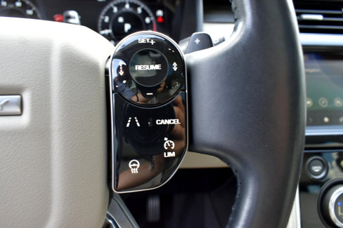 Used 2019 Land Rover Discovery HSE image 16