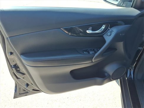 Used 2019 Nissan Rogue SL image 12