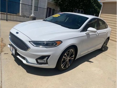 Used 2019 Ford Fusion Titanium image 3
