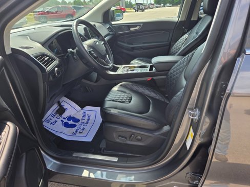 Used 2024 Ford Edge Titanium image 7