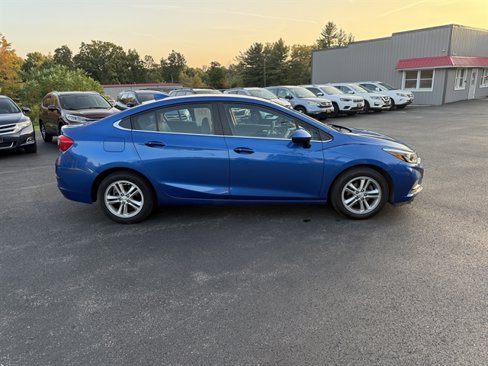 Used 2016 Chevrolet Cruze LT w/ Convenience Package image 5