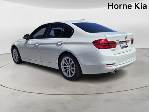 Used 2018 BMW 320i xDrive Sedan w/ Convenience Package image 5