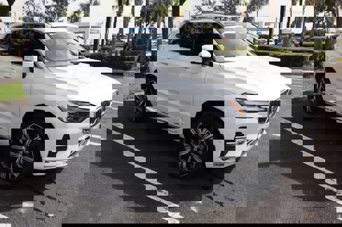 Certified 2022 Volvo XC60 B6 Inscription w/ Advanced Package image 1