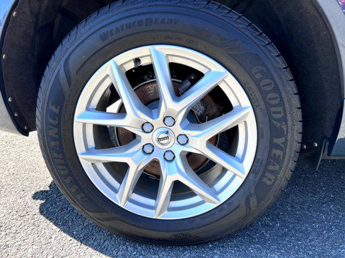 Used 2020 Volvo XC60 T5 Momentum image 44