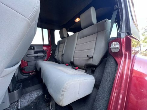 Used 2009 Jeep Wrangler Unlimited Sahara w/ Dual Top Group image 7