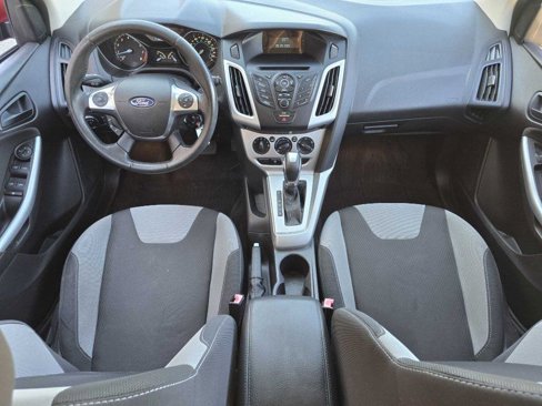 Used 2012 Ford Focus SE w/ SE Sport Pkg image 4