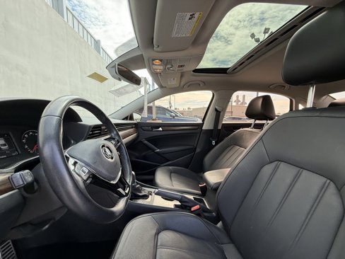 Used 2020 Volkswagen Passat 2.0T SEL image 5