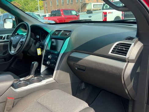 Used 2013 Ford Explorer XLT image 21