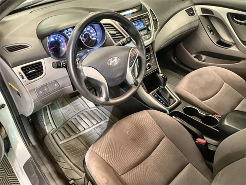 Used 2014 Hyundai Elantra SE image 10