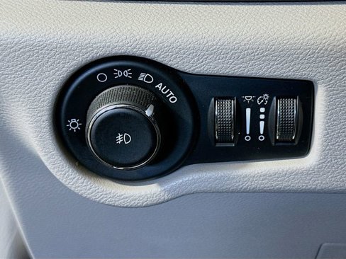 Used 2020 Chrysler Pacifica Limited image 12
