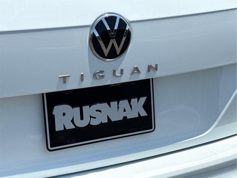 Used 2022 Volkswagen Tiguan SE image 18