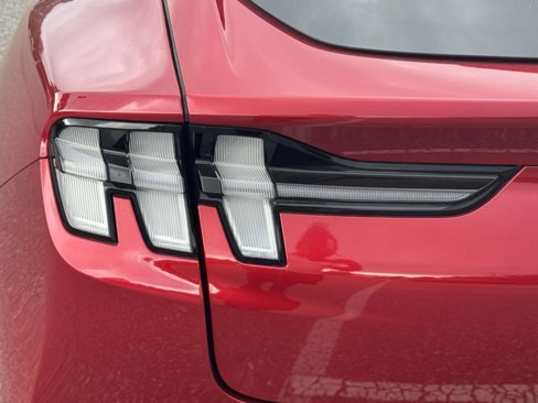 Used 2021 Ford Mustang Mach-E Premium image 9