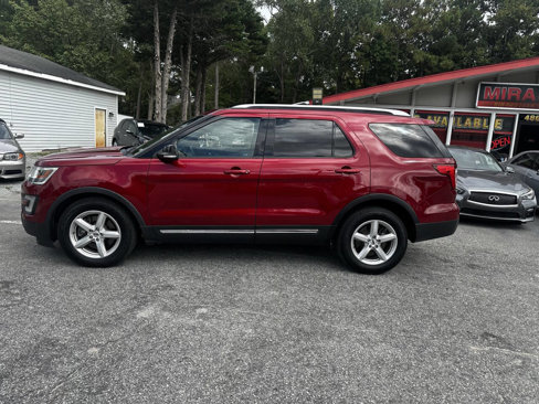 Used 2016 Ford Explorer XLT w/ Equipment Group 202A image 3