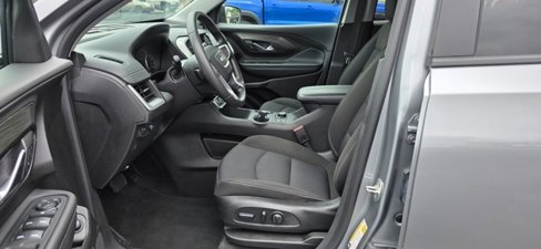 Used 2024 GMC Terrain SLE w/ Driver Convenience Package image 9