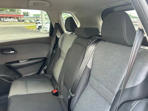 Used 2022 Nissan Rogue SV image 30