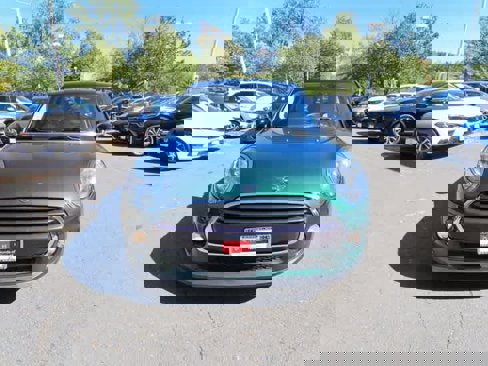 Used 2019 MINI Cooper 4-Door Hardtop image 6
