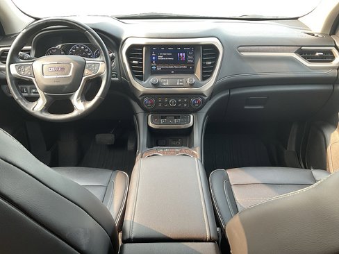 Used 2022 GMC Acadia Denali w/ Denali Ultimate Package image 10