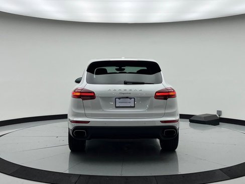 Used 2017 Porsche Cayenne Platinum Edition image 8
