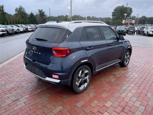 Used 2021 Hyundai Venue image 5