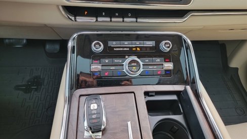 Used 2019 Lincoln Navigator Reserve image 31
