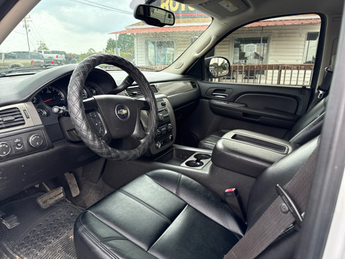 Used 2008 Chevrolet Suburban 2500 w/ Skid Plate Package image 14