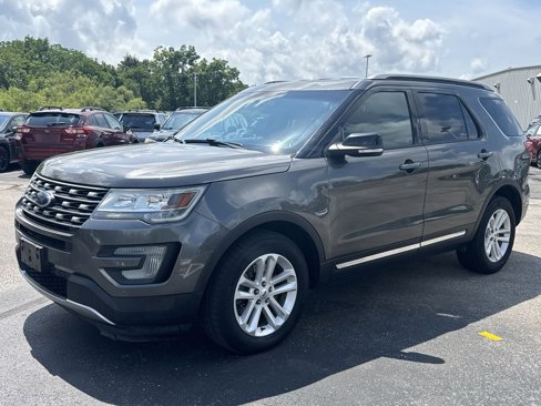 Used 2016 Ford Explorer XLT w/ Equipment Group 202A image 7