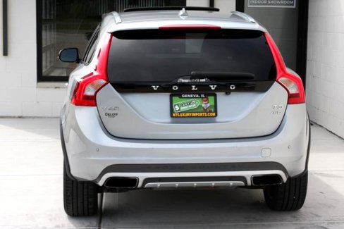 Used 2015 Volvo V60 T5 Cross Country image 7