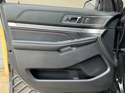 Used 2019 Ford Explorer Sport image 12