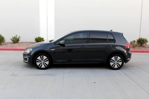Used 2016 Volkswagen e-Golf SE image 8