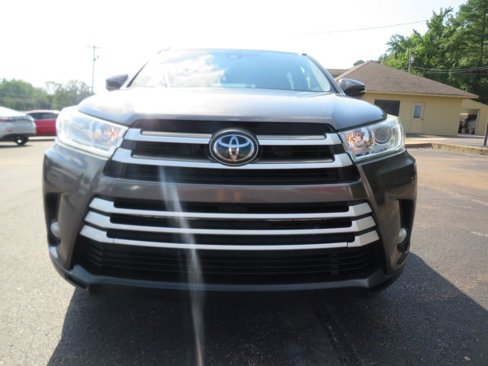 Used 2017 Toyota Highlander XLE image 11