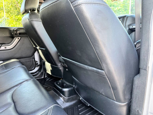 Used 2018 Jeep Wrangler Unlimited Sahara image 25