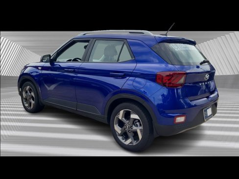 Used 2024 Hyundai Venue Limited image 7