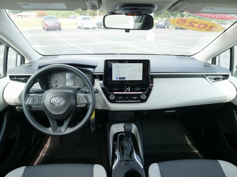 Used 2025 Toyota Corolla LE image 15