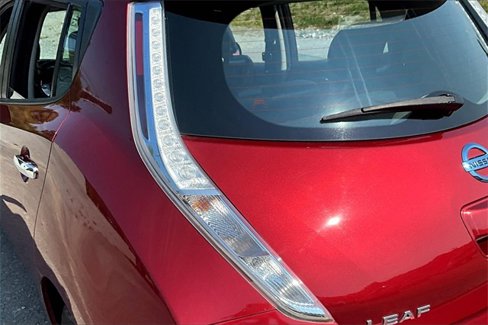 Used 2014 Nissan Leaf SL w/ Premium Package image 32