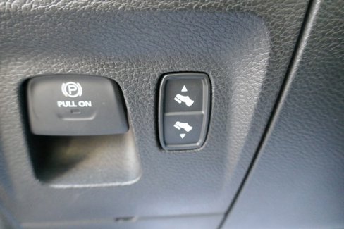 Used 2020 RAM 1500 Limited image 28